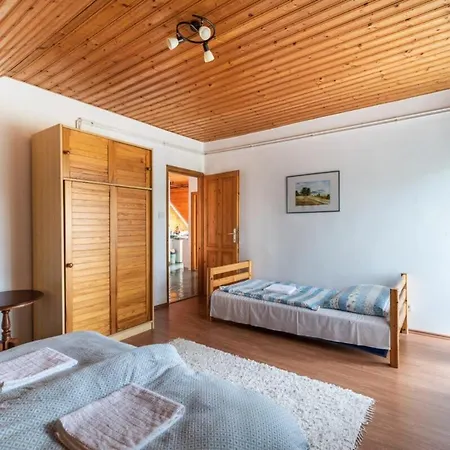 Mandulavirag Vendeghaz Apartment Balatongyorok